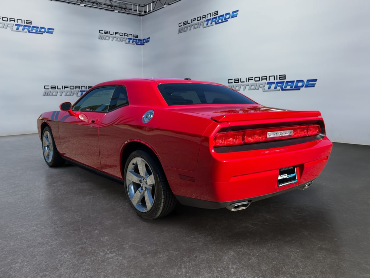 Used 2010 Dodge Challenger R/T w/ Sound Group RWD image 7