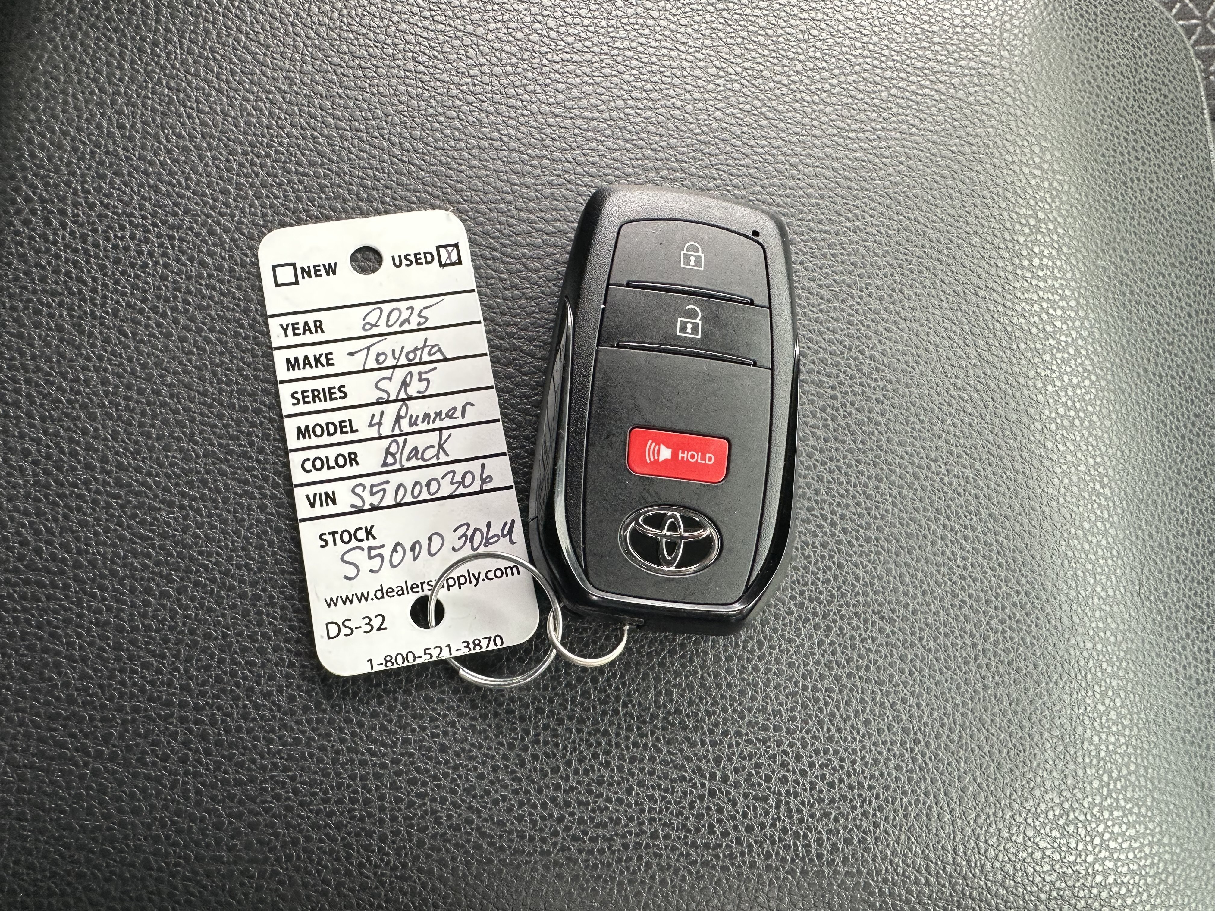 Used 2025 Toyota 4Runner SR5 AWD/4WD image 38