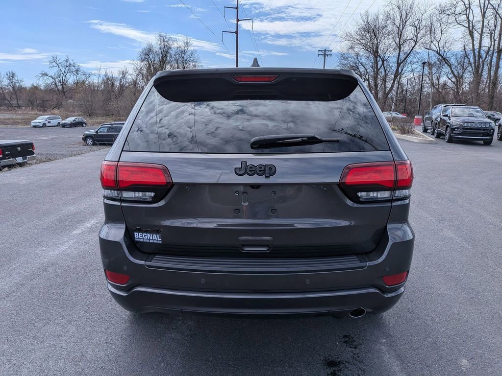 Used 2020 Jeep Grand Cherokee Altitude image 4