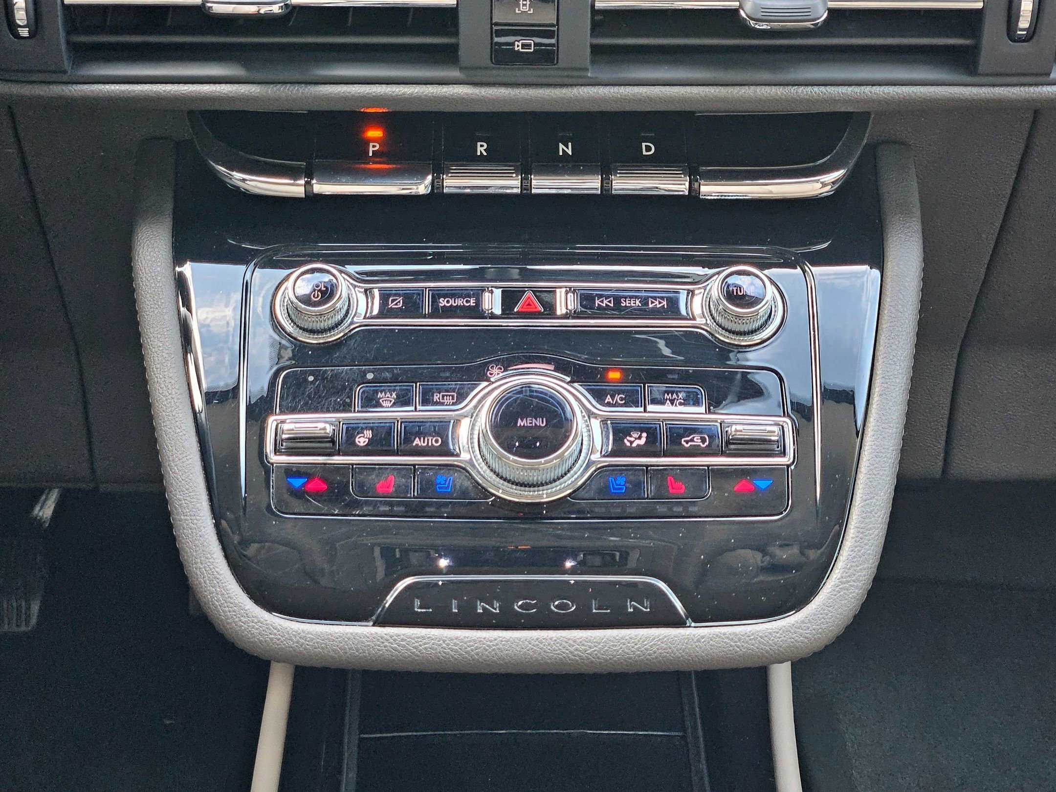 Used 2022 Lincoln Corsair FWD w/ Premium Package image 13