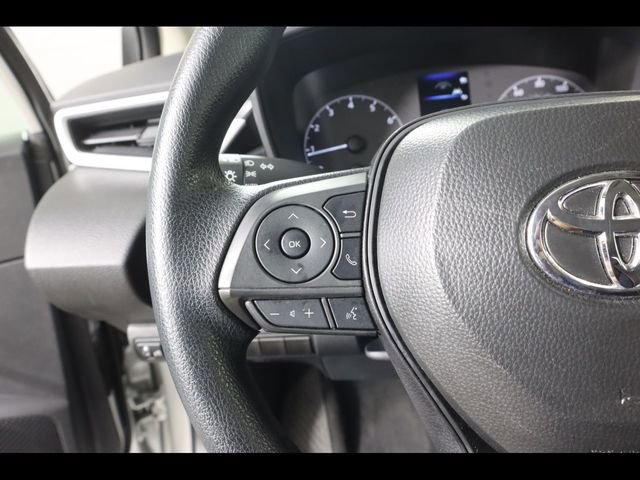 Used 2025 Toyota Corolla LE image 24