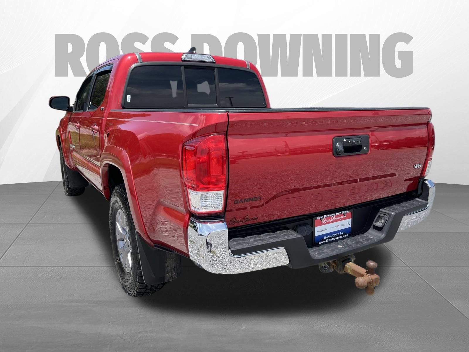 Used 2017 Toyota Tacoma SR5 w/ Tow Package RWD image 6