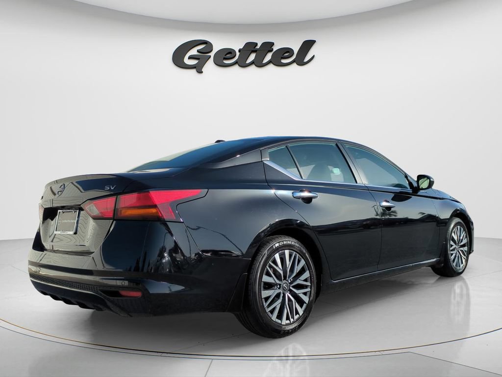 Used 2024 Nissan Altima 2.5 SV FWD image 5
