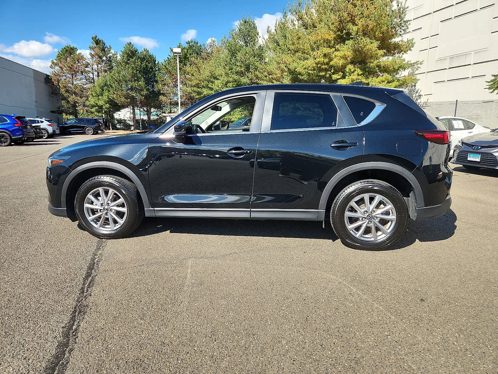 Used 2022 MAZDA CX-5 AWD 2.5 S w/ Select Package image 9