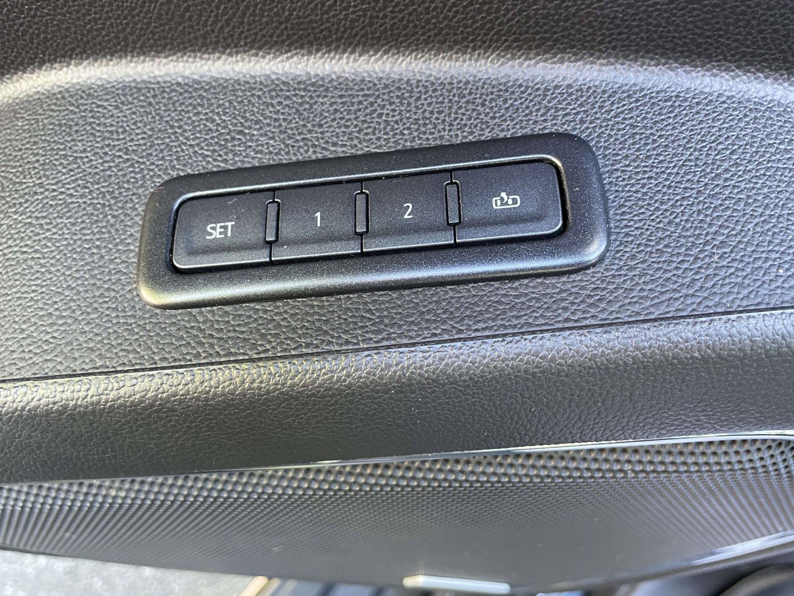 Used 2020 Chevrolet Tahoe Premier AWD/4WD image 21