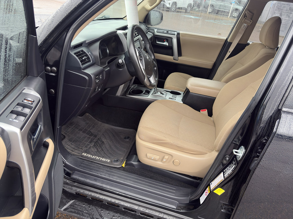 Used 2016 Toyota 4Runner SR5 image 11