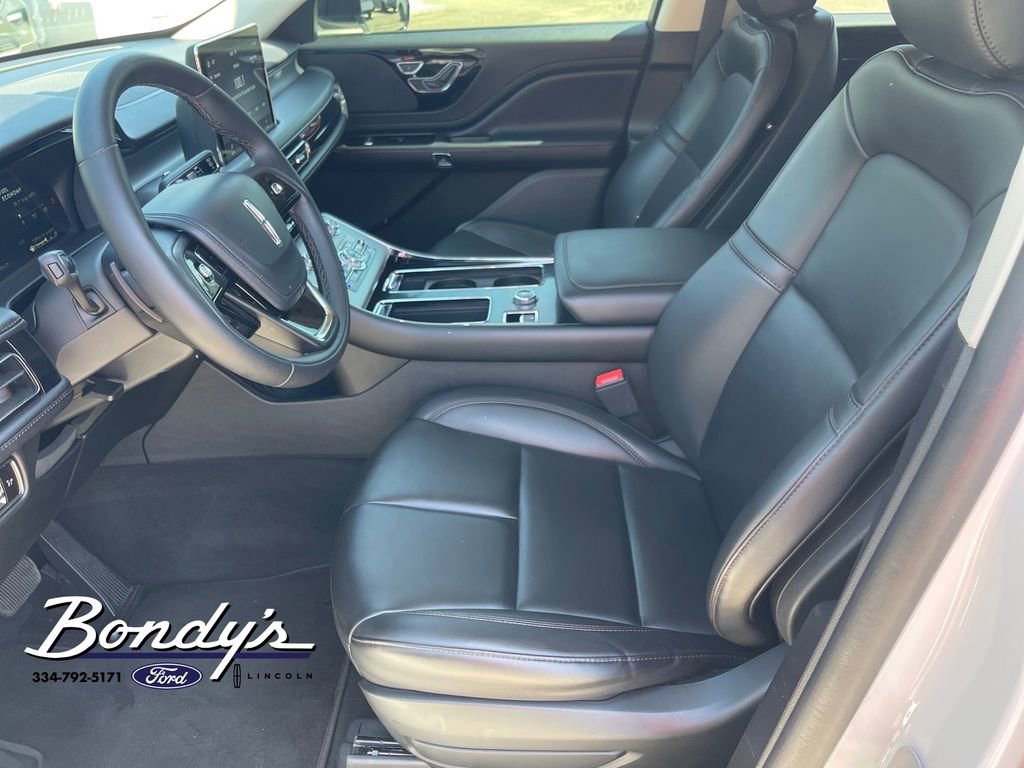 Used 2023 Lincoln Aviator AWD w/ Premium Package image 10