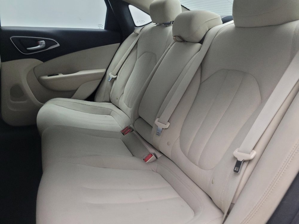 Used 2016 Chrysler 200 Limited image 18