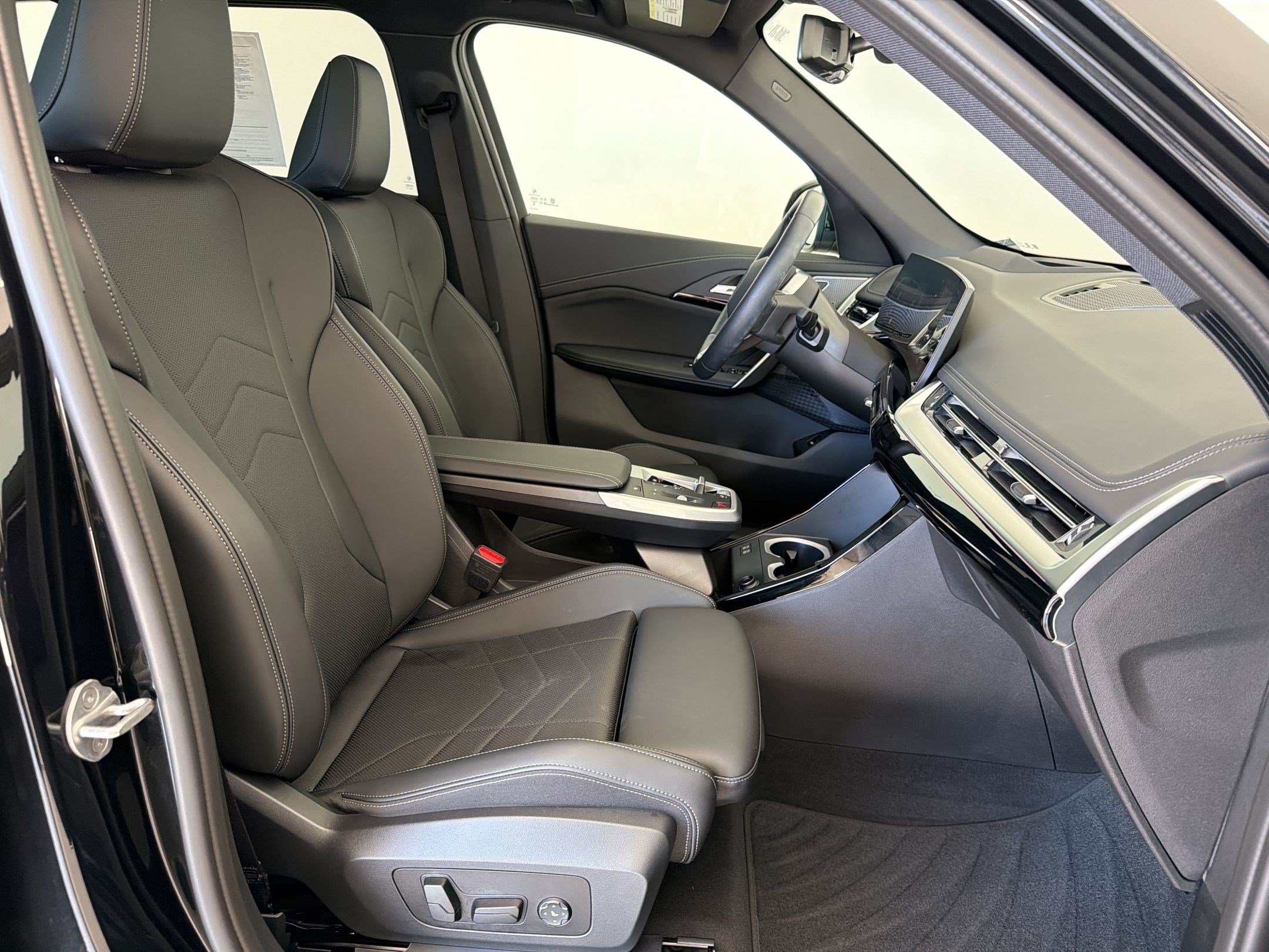 Certified 2026 BMW X1 xDrive28i AWD/4WD image 25