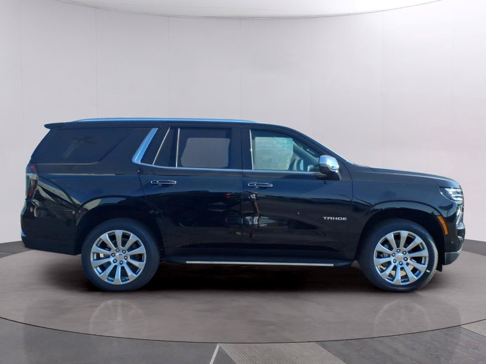 New 2026 Chevrolet Tahoe Premier w/ Sun And Tow Package AWD/4WD image 6