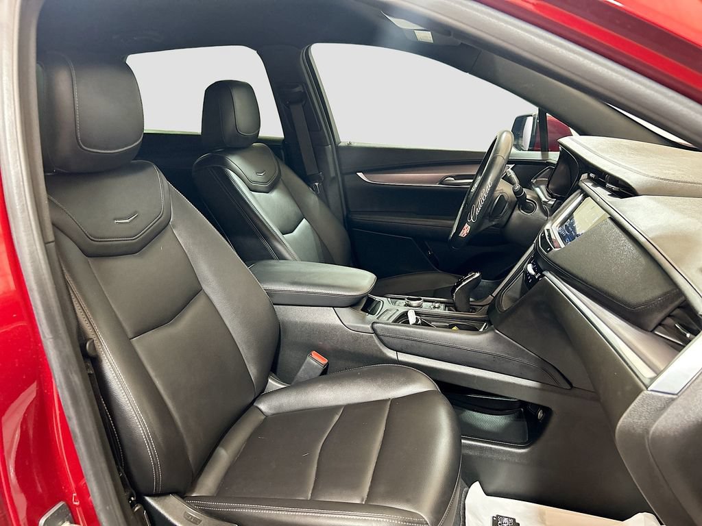 Used 2023 Cadillac XT5 Luxury w/ LPO, Floor Liner Package FWD image 26