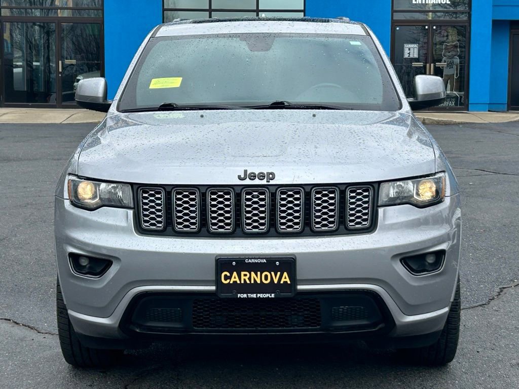 Used 2019 Jeep Grand Cherokee Altitude AWD/4WD image 3