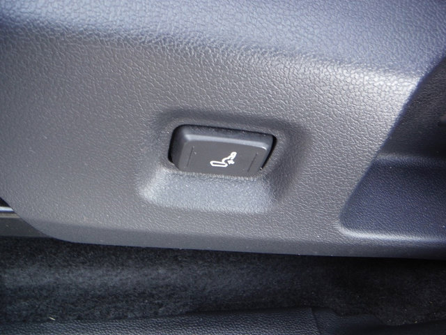 Used 2025 Toyota Tacoma TRD Off-Road AWD/4WD image 24