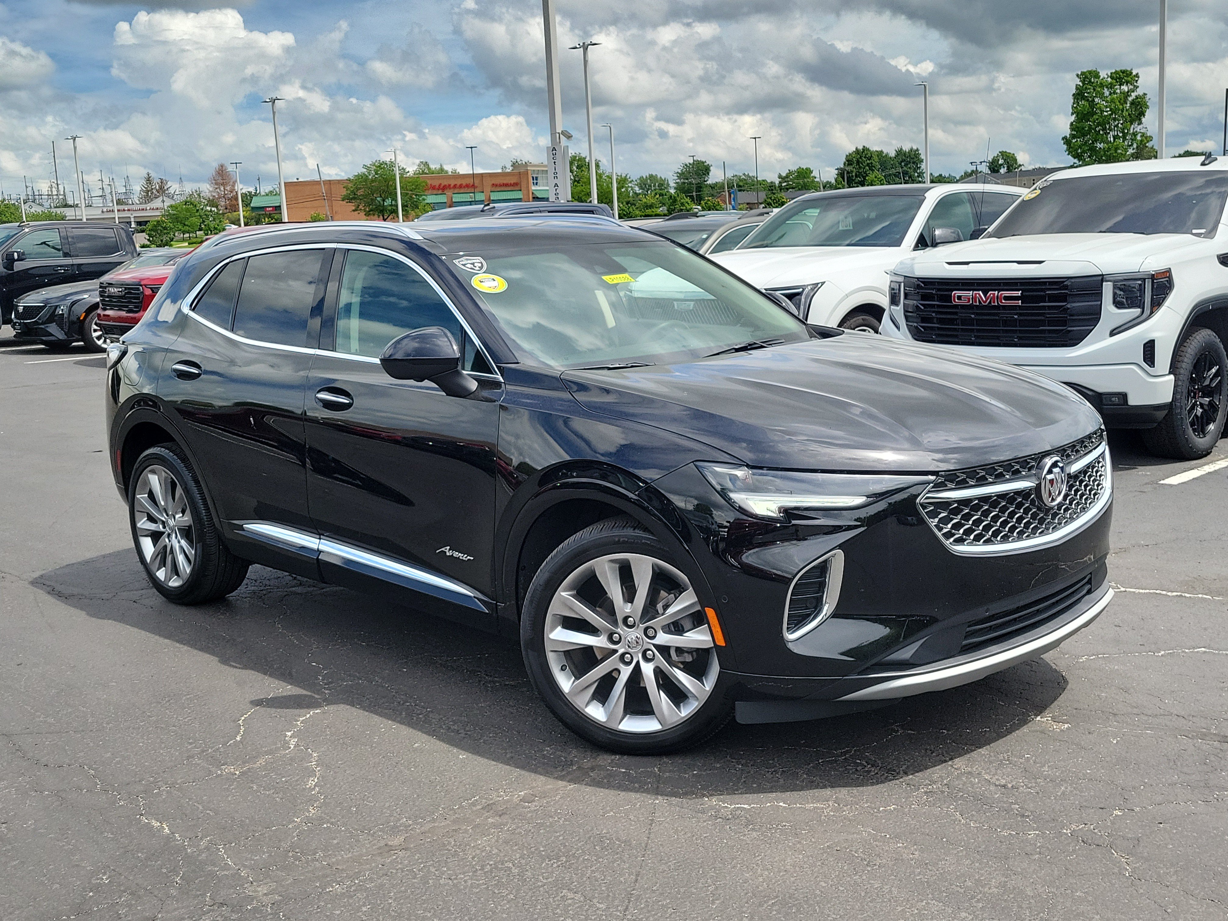 Used 2022 Buick Envision Avenir w/ Technology Package II FWD image 32