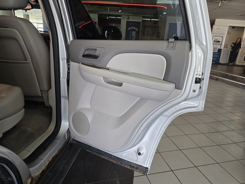 Used 2010 Chevrolet Tahoe LT AWD/4WD image 15