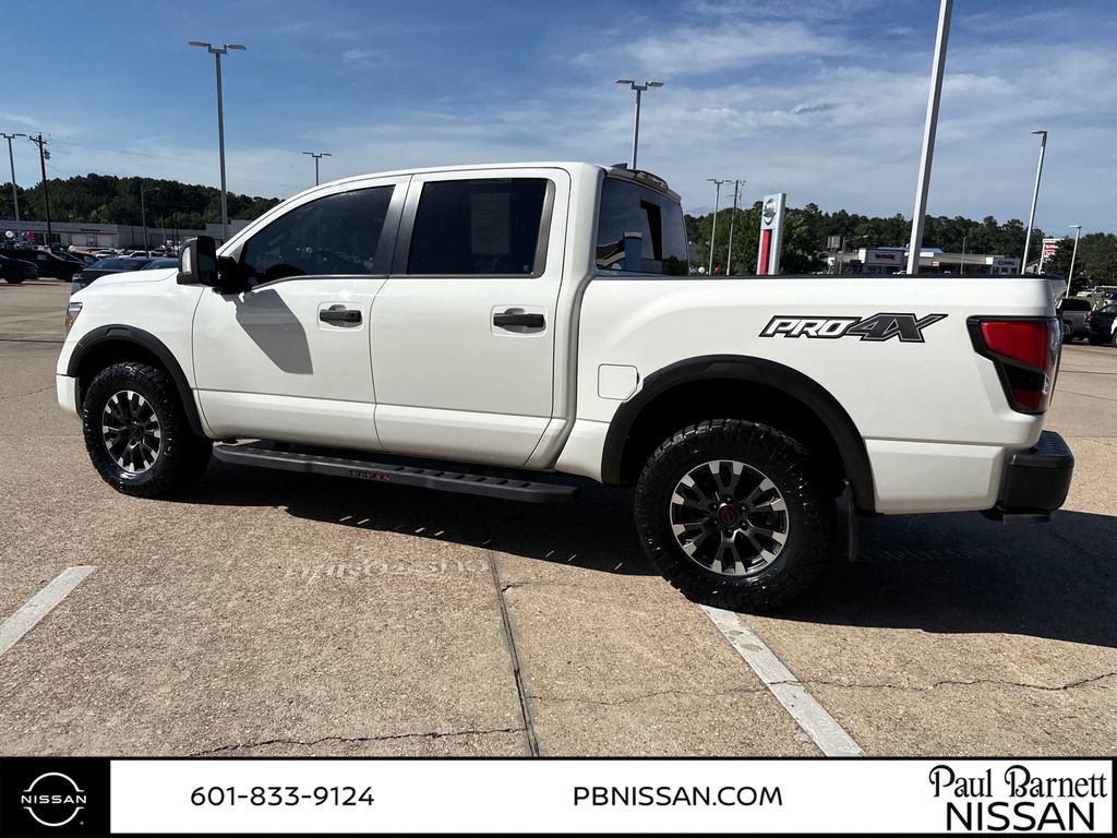 Used 2023 Nissan Titan PRO-4X w/ Pro-4x Convenience Package AWD/4WD image 12