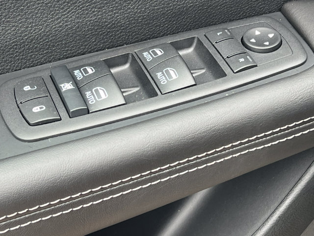 New 2027 Chrysler Pacifica Select AWD/4WD image 15
