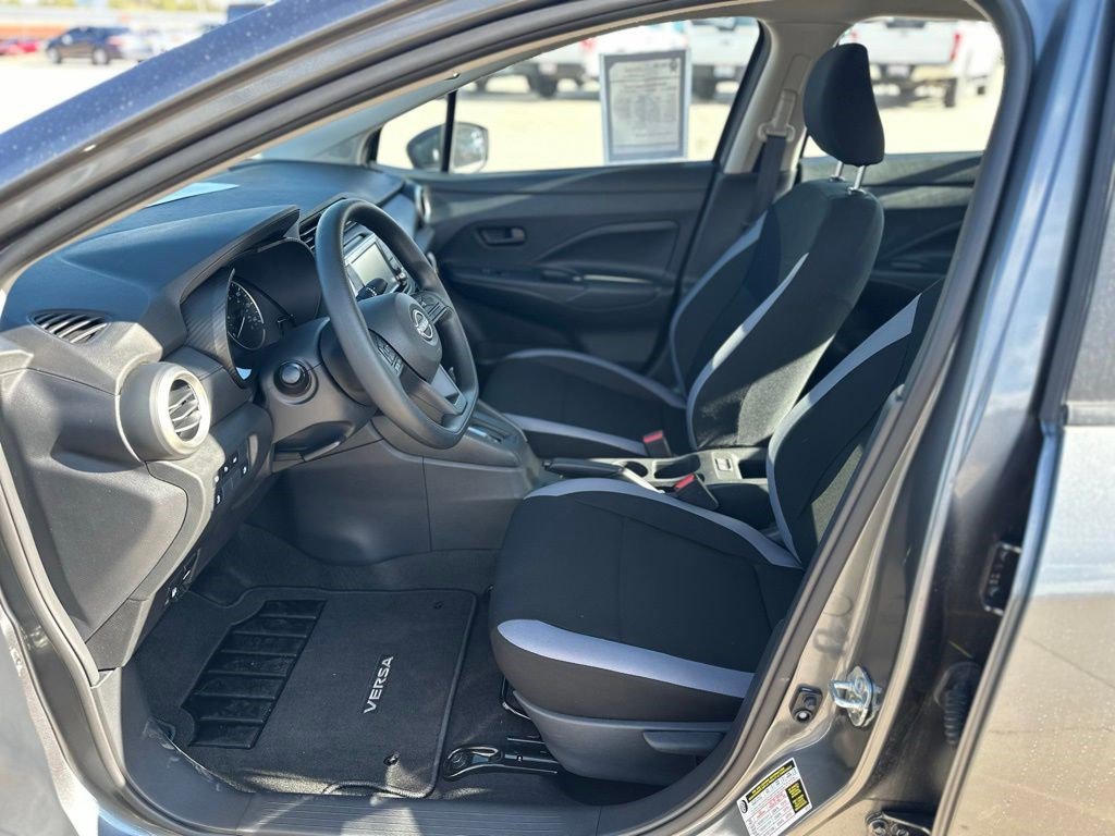 Used 2025 Nissan Versa S w/ Trunk Package image 19