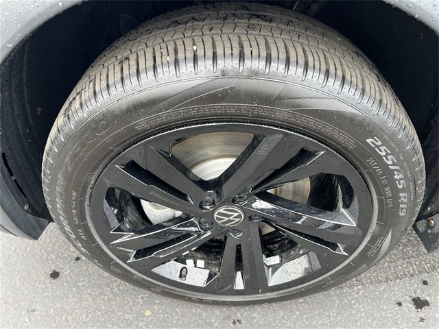 Used 2024 Volkswagen Tiguan SE R-Line image 18
