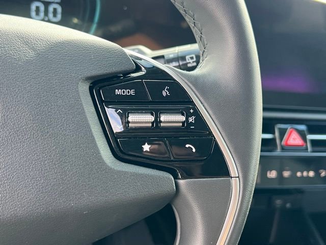 Certified 2025 Kia Niro EX image 23