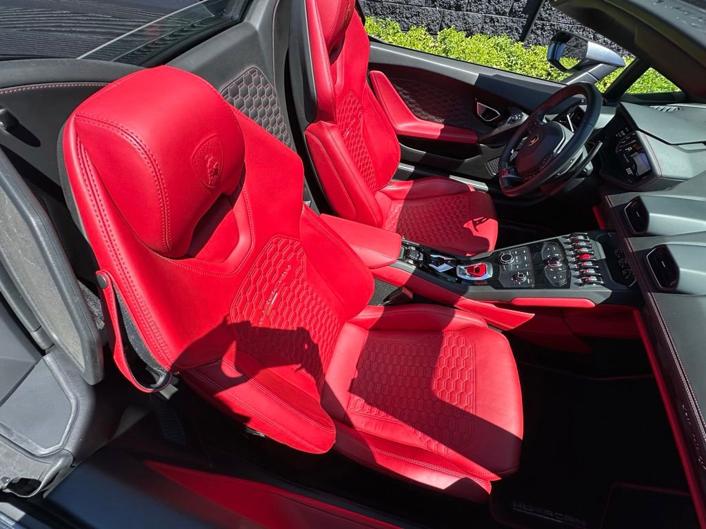 Used 2016 Lamborghini Huracan LP 610-4 AWD/4WD image 38