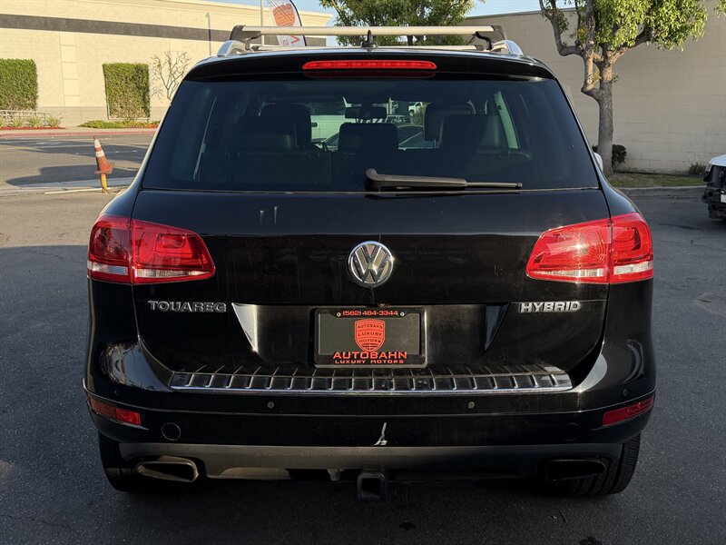 Used 2012 Volkswagen Touareg Hybrid AWD/4WD image 19