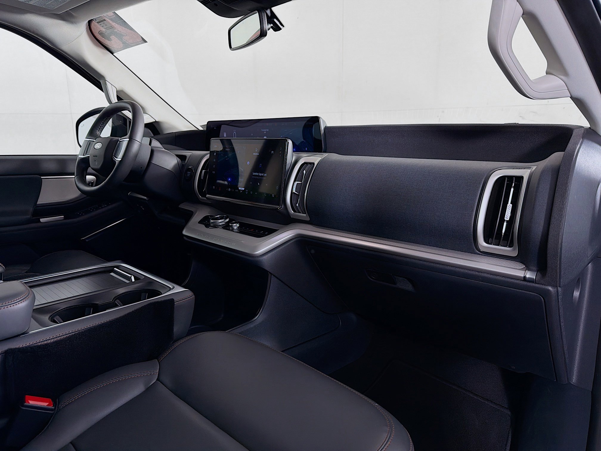 Used 2025 Ford Expedition Max Active image 32