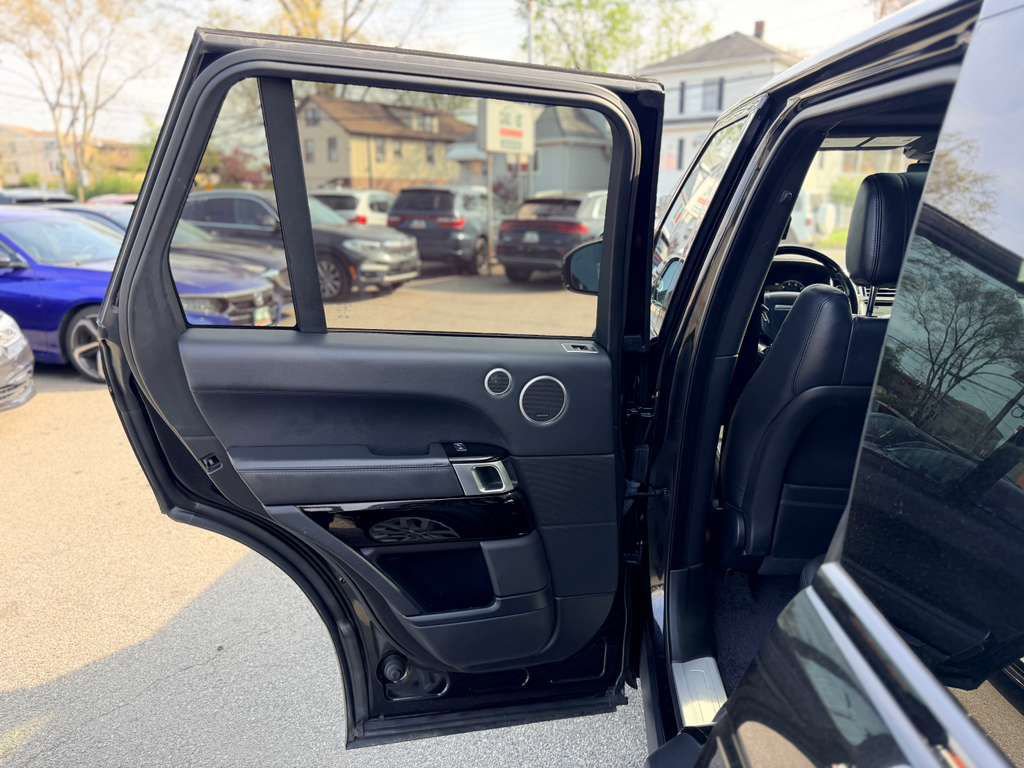 Used 2017 Land Rover Range Rover Supercharged image 24