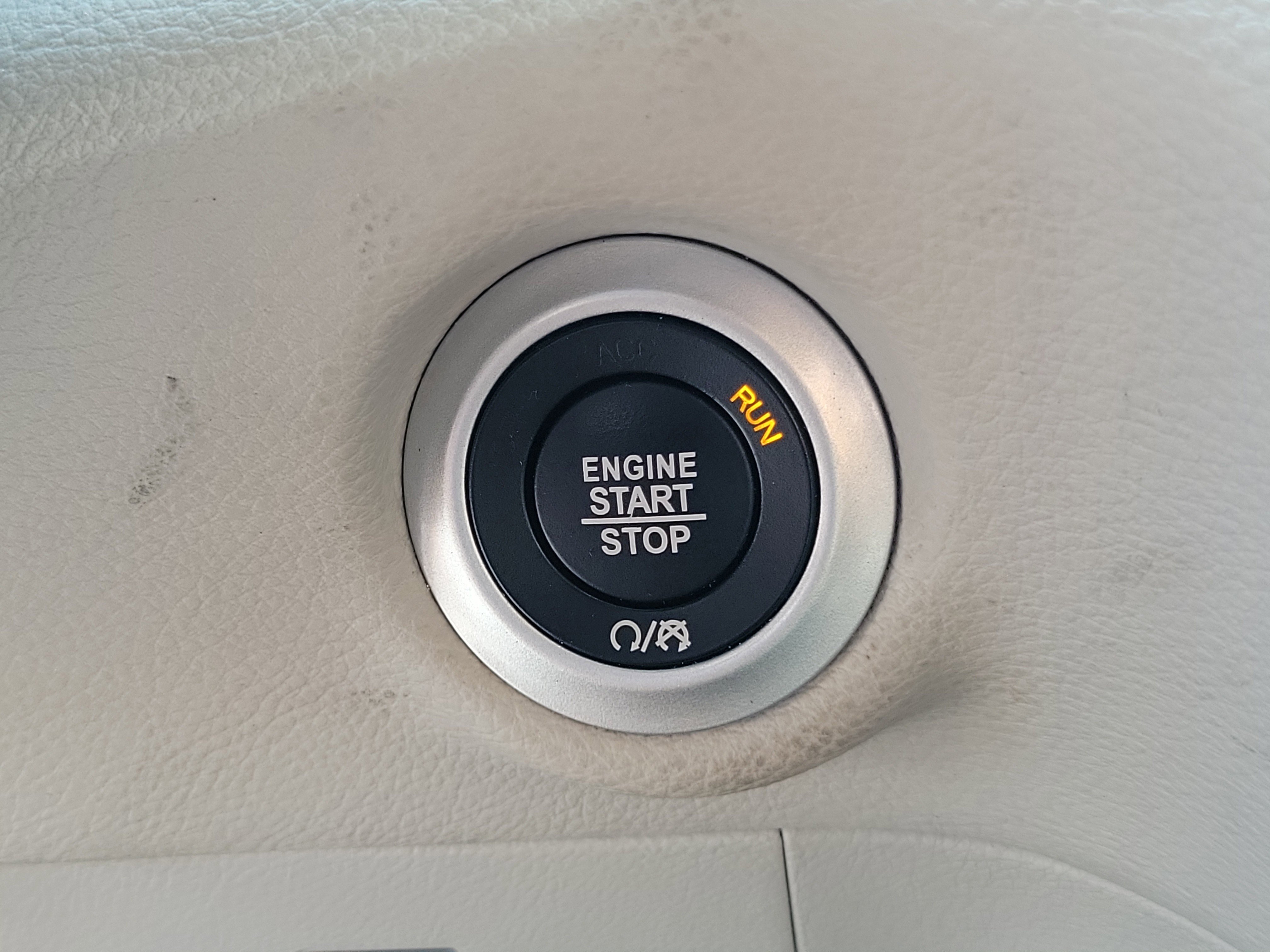 Used 2020 Chrysler Pacifica Limited FWD image 27