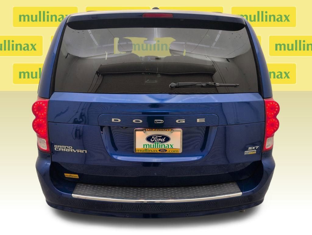 Used 2019 Dodge Grand Caravan SXT w/ Rear Park Assist Package image 31