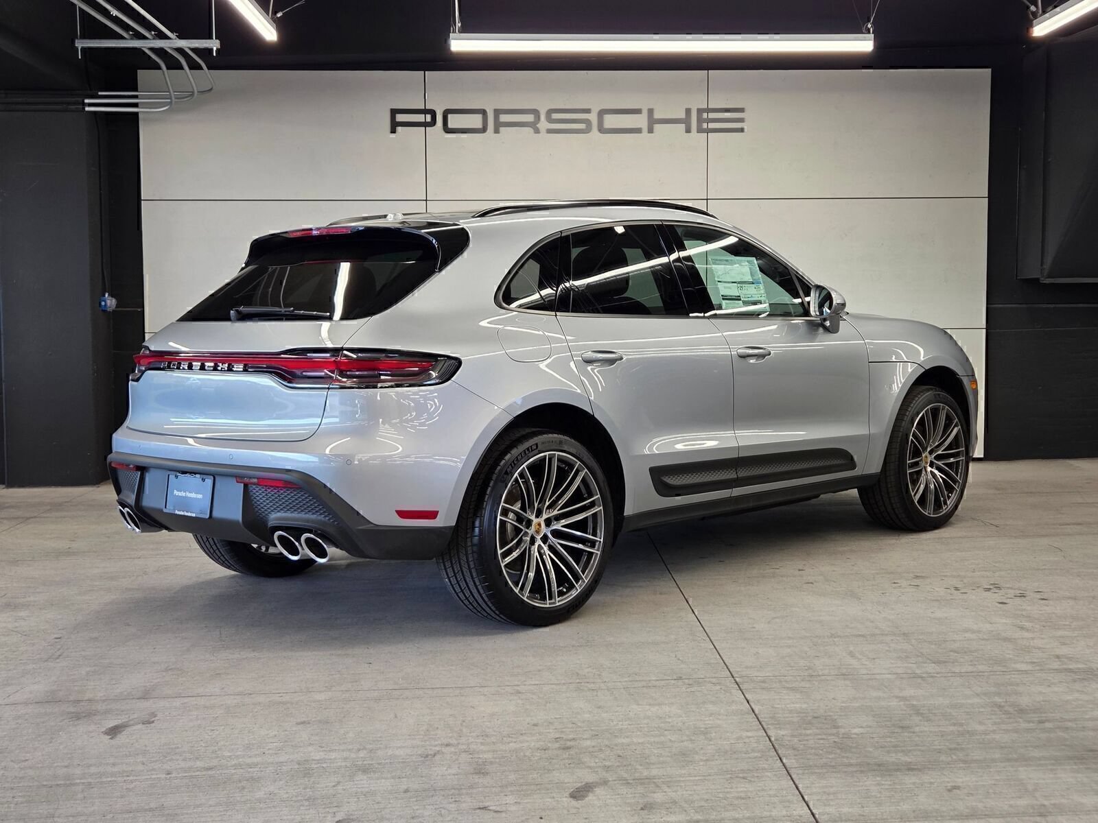 Certified 2026 Porsche Macan AWD/4WD image 6