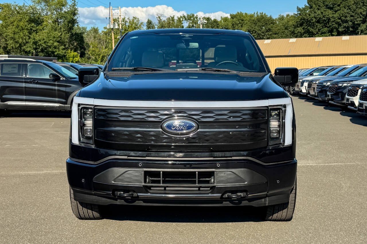 Used 2023 Ford F150 Lightning Platinum AWD/4WD image 8