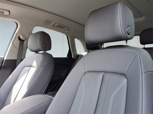 Certified 2025 Audi Q5 2.0T Premium w/ Convenience Plus Package image 15