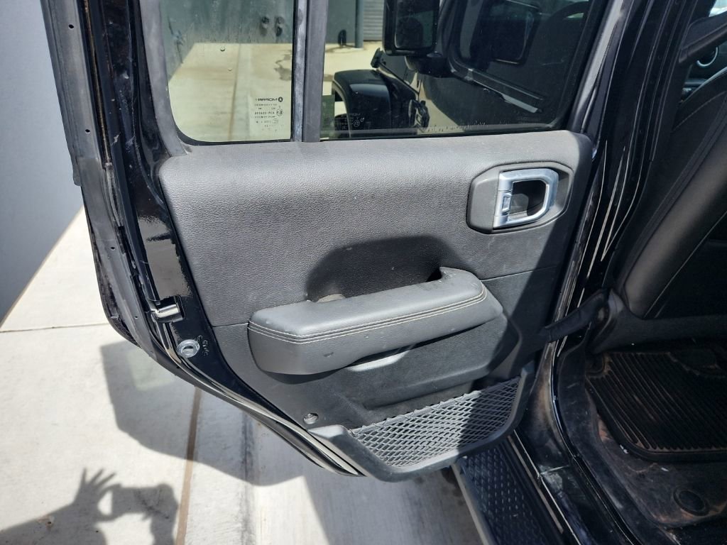 Used 2020 Jeep Gladiator Overland w/ Popular Equipment Package image 13