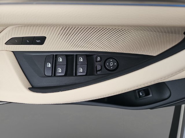Used 2022 BMW i4 eDrive40 w/ Premium Package RWD image 28