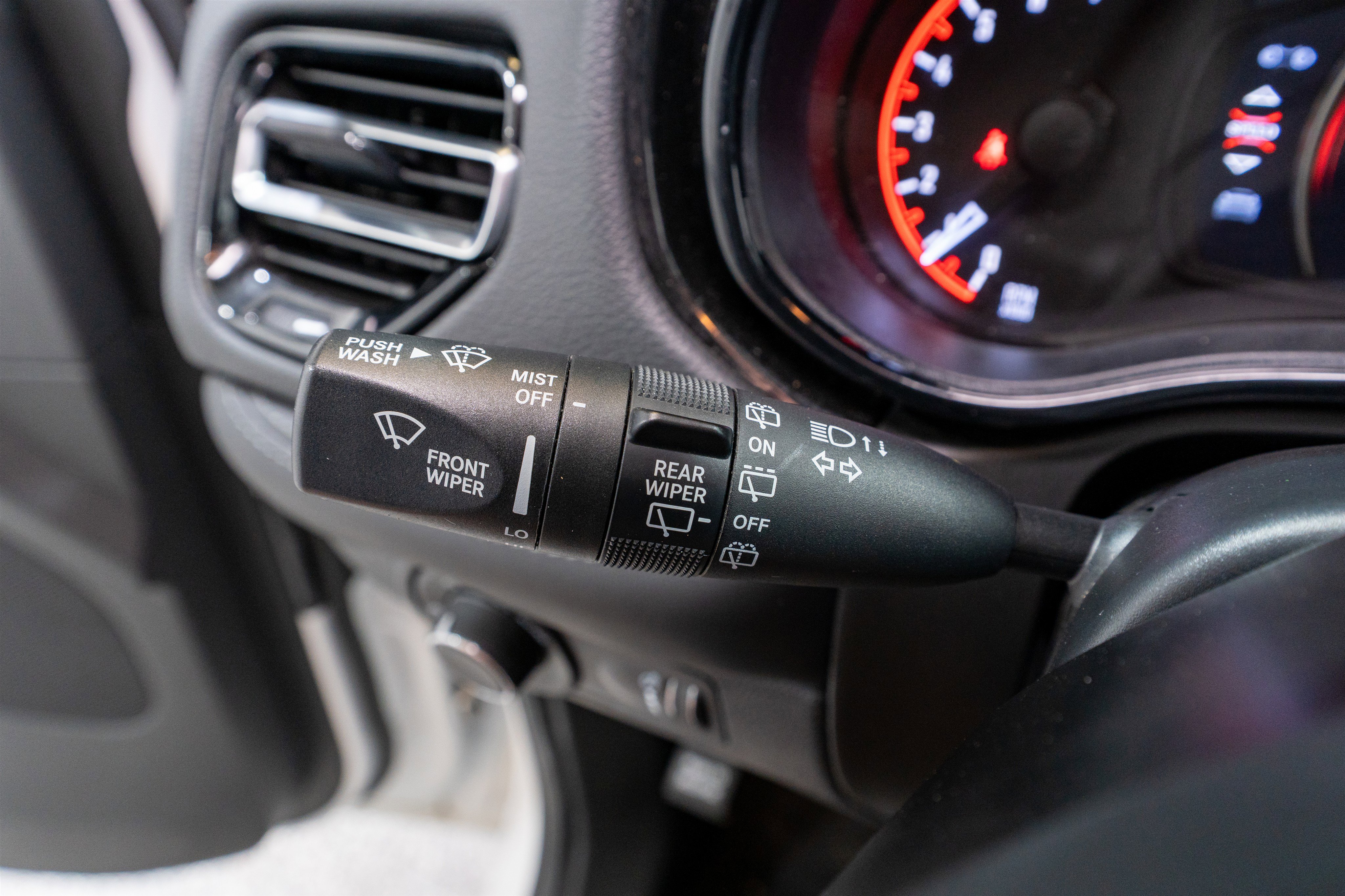 Used 2023 Dodge Durango SXT image 25