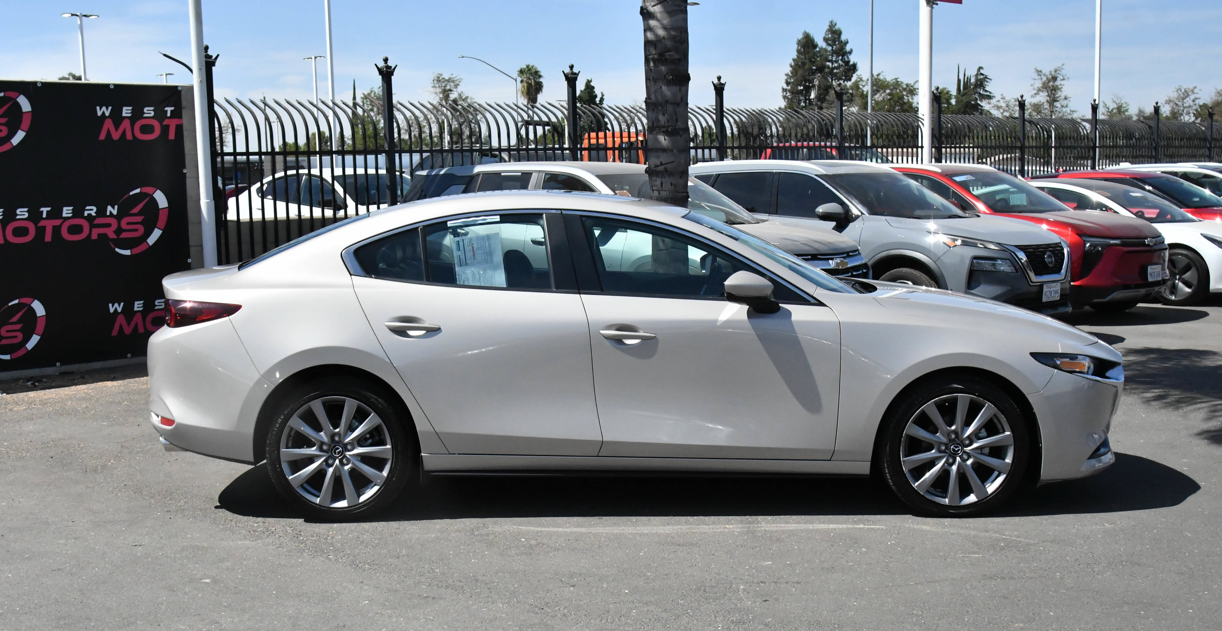 Used 2024 MAZDA MAZDA3 s FWD image 9