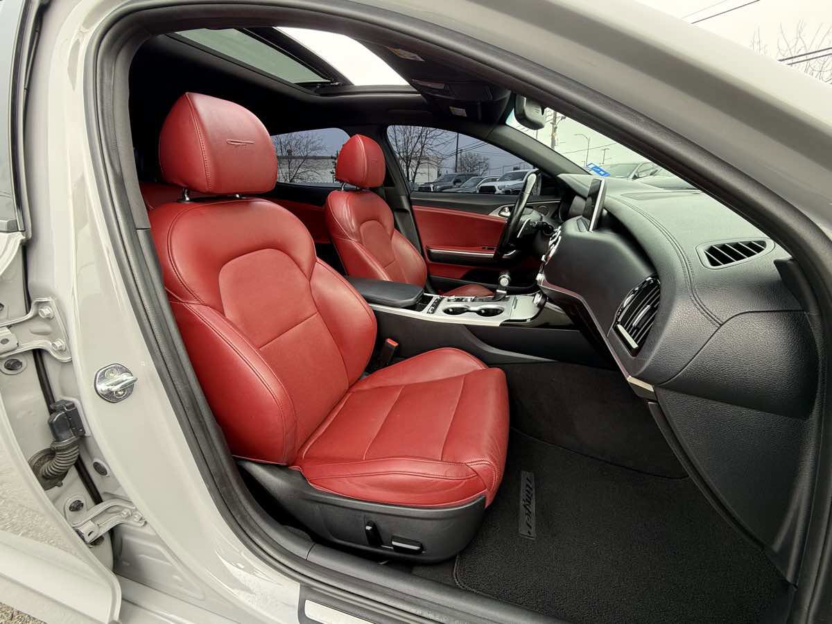 Used 2019 Kia Stinger GT1 image 11