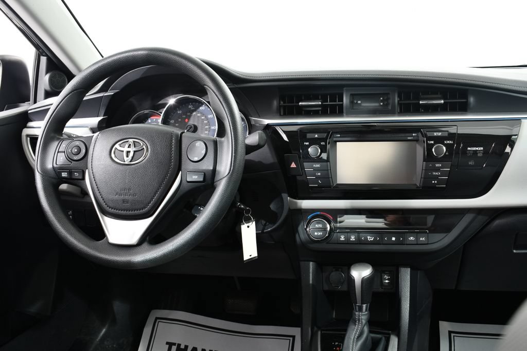 Used 2016 Toyota Corolla LE FWD image 8