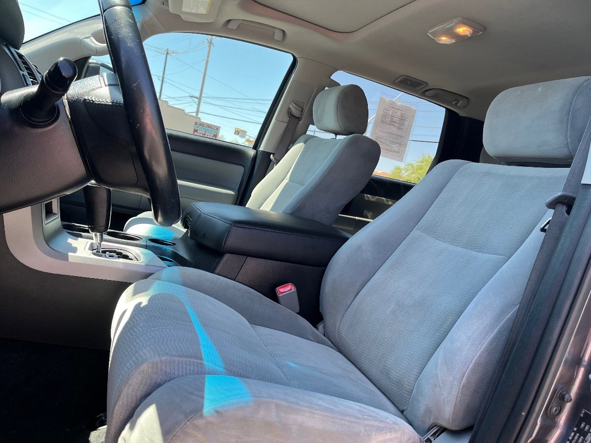 Used 2014 Toyota Sequoia SR5 AWD/4WD image 28