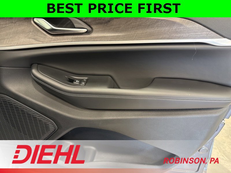 New 2025 Jeep Grand Cherokee Limited w/ Black Appearance Package image 16