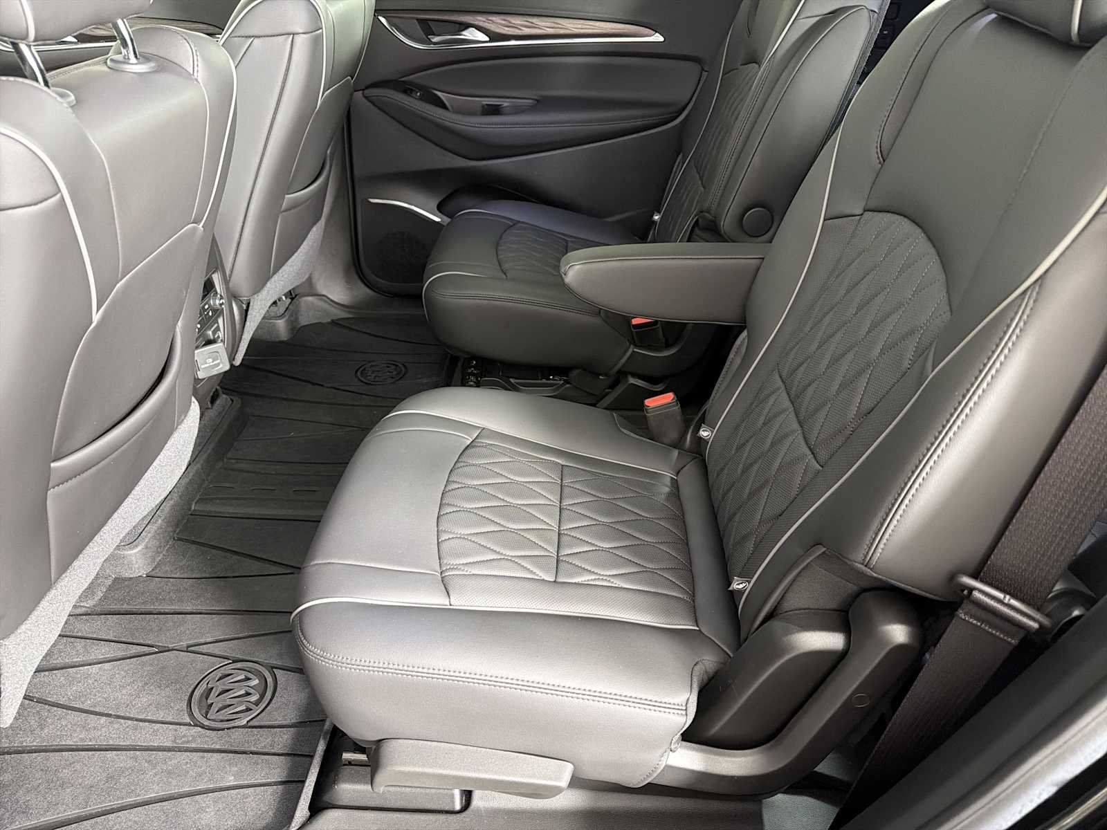 Certified 2023 Buick Enclave Avenir FWD image 21