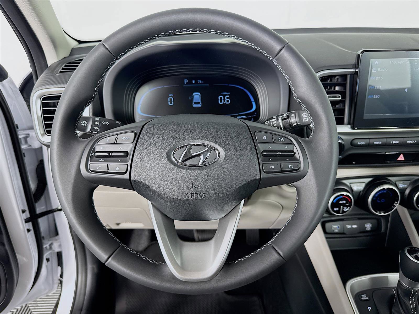 New 2025 Hyundai Venue SEL image 12