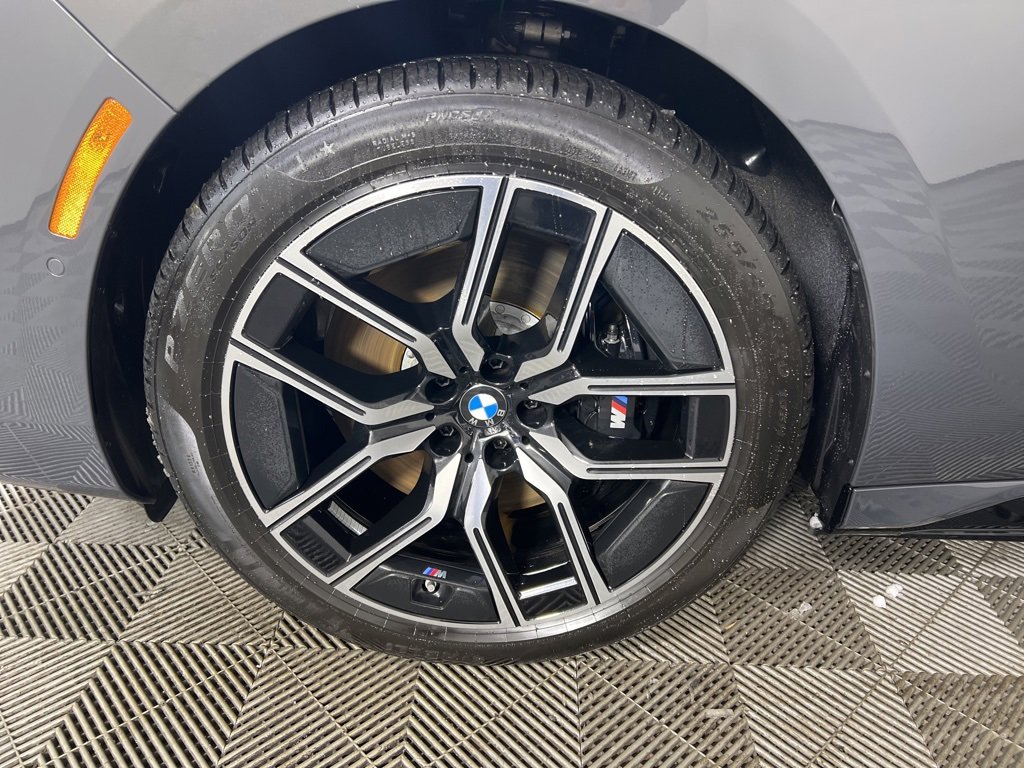 Used 2026 BMW i7 xDrive60 image 15