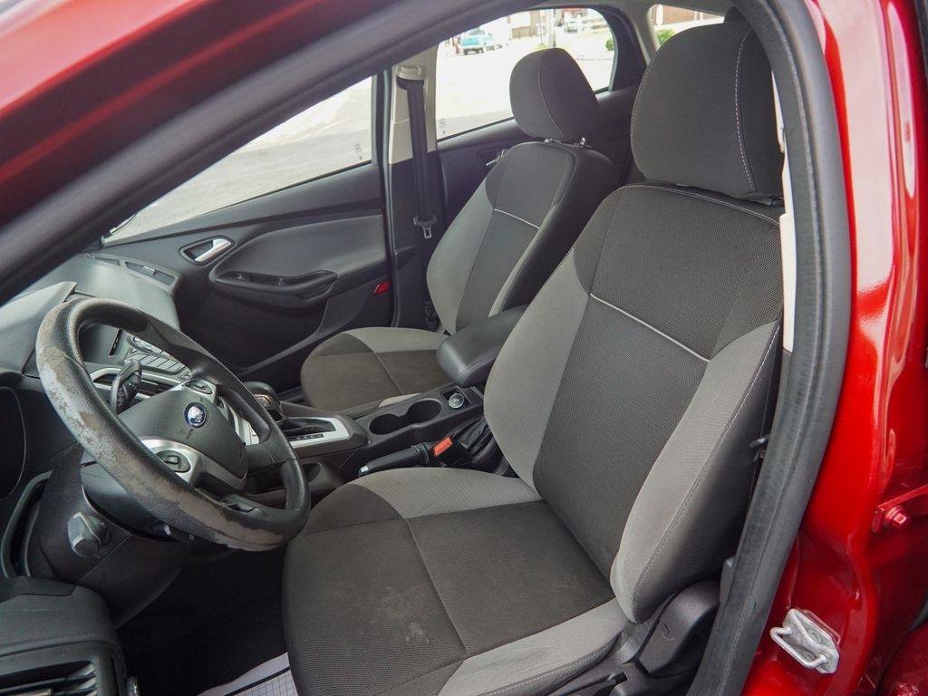 Used 2013 Ford Focus SE FWD image 17