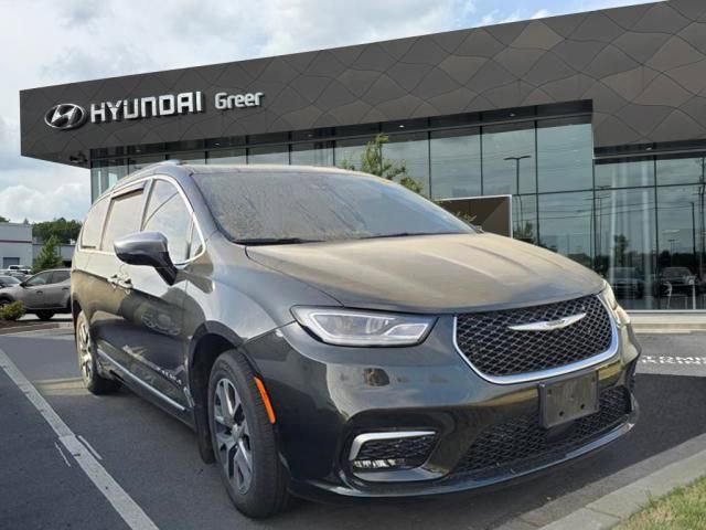 Used 2022 Chrysler Pacifica Pinnacle image 1