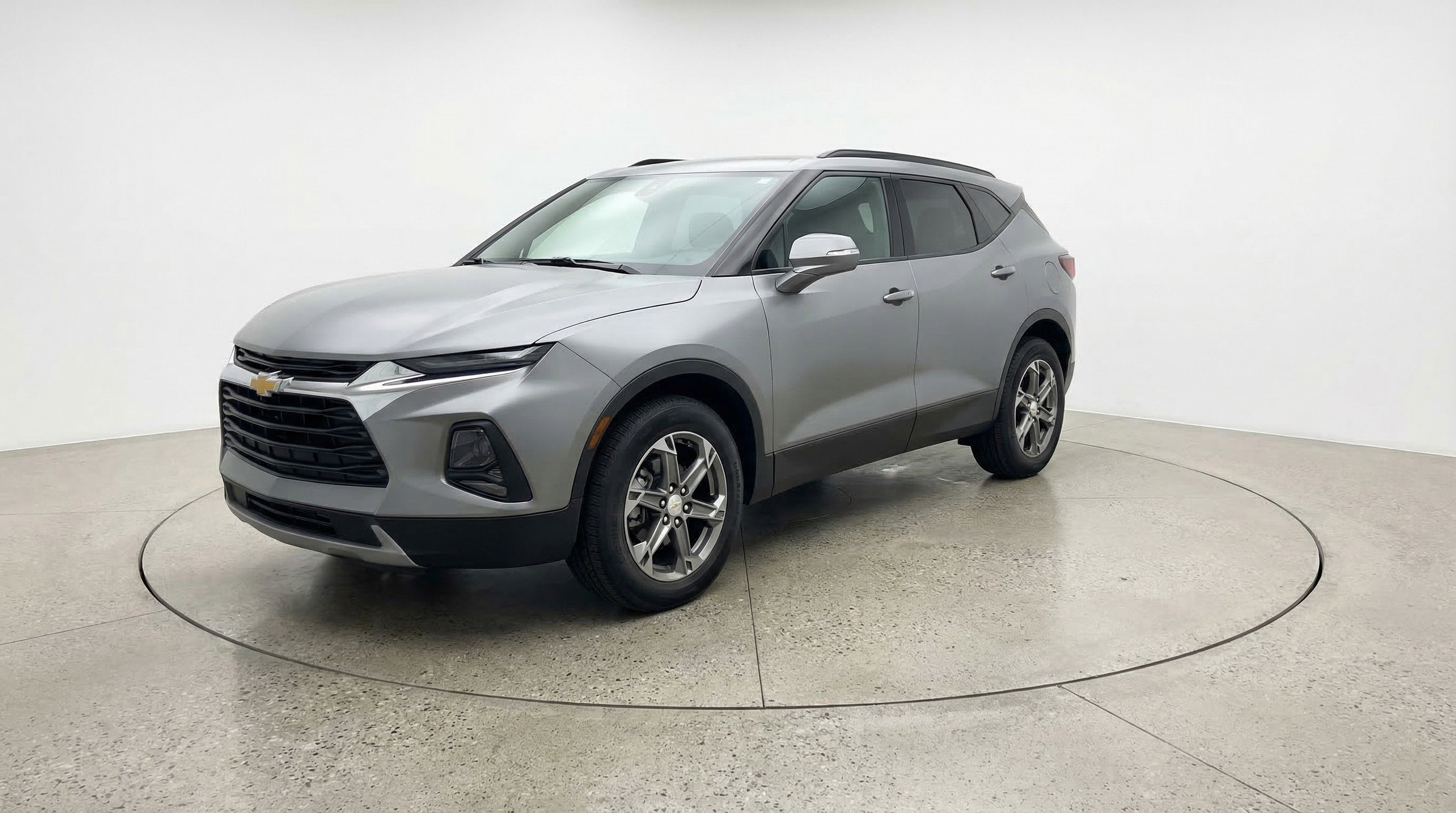 Used 2025 Chevrolet Blazer LT image 3