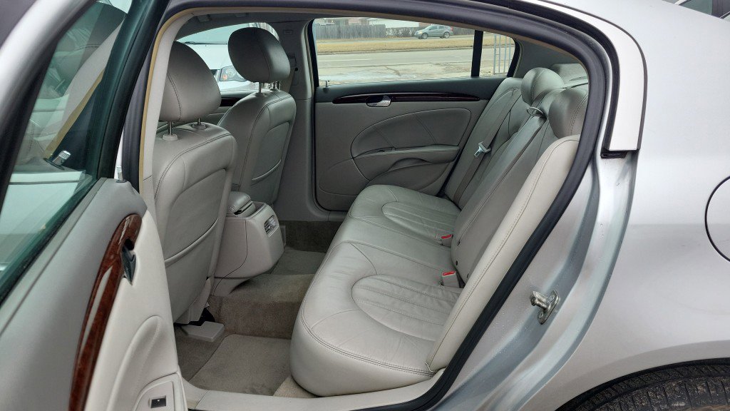 Used 2010 Buick Lucerne CXL w/ Driver Confidence Package image 20