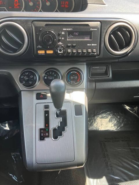 Used 2012 Scion xB FWD image 13