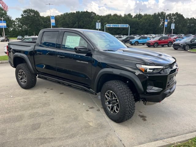 New 2026 Chevrolet Colorado ZR2 w/ Technology Package AWD/4WD image 12